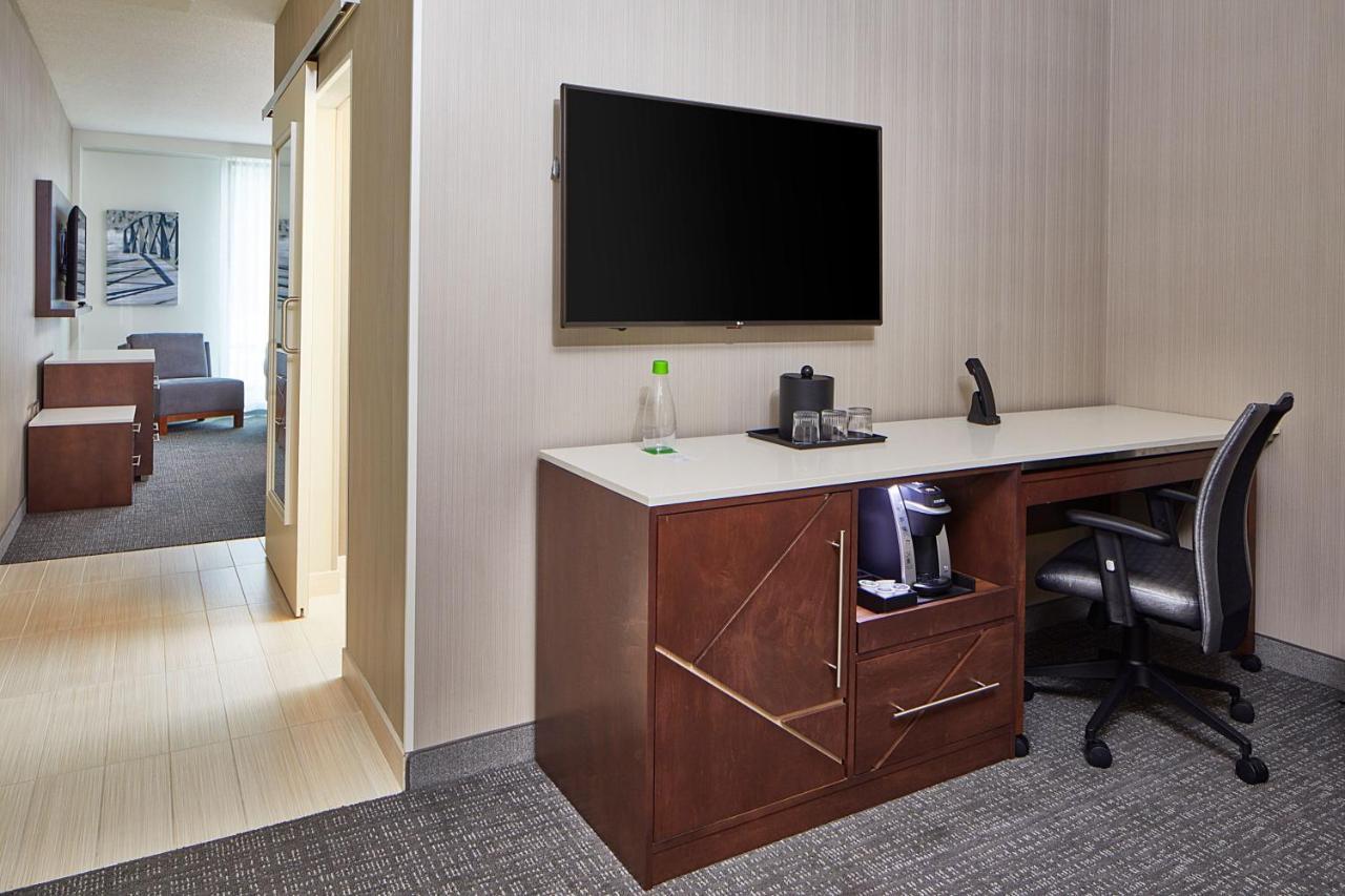 Courtyard By Marriott Minneapolis West Saint Louis Park Exterior photo